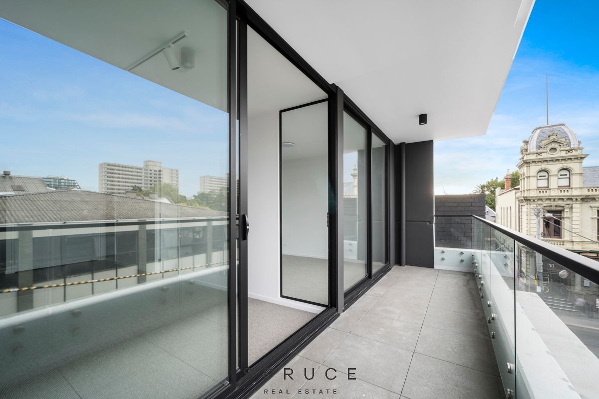 CARLTON APARTMENTS - 2 BED, 2 BATH , 1 CAR